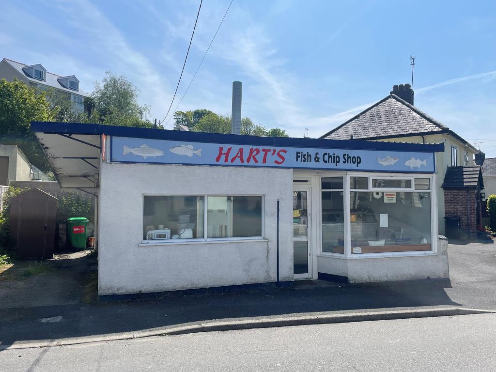 Lot: 91 - DETACHED COMMERCIAL PREMISES - Front facade of property from alternative angle